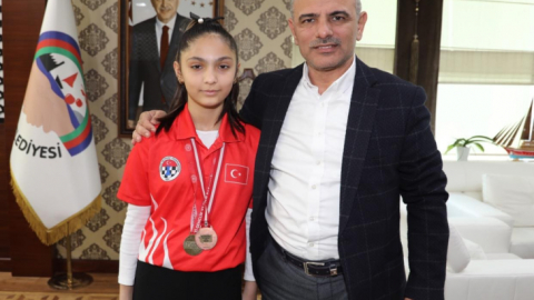 Başkan Söğüt şampiyonları ağırladı