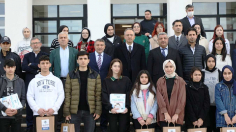 Dilovası'nda eğitim gören lise son sınıf öğrencilerine büyük jest