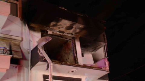 Kocaeli'de 3 katlı binada patlama: 2'i ağır 5 yaralı