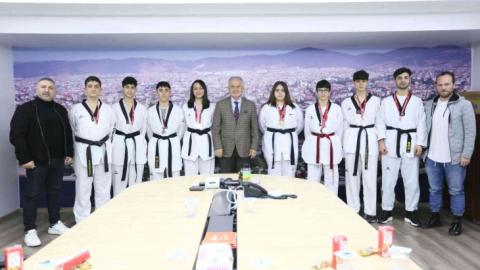 Başarılı sporcular ödüllendirildi