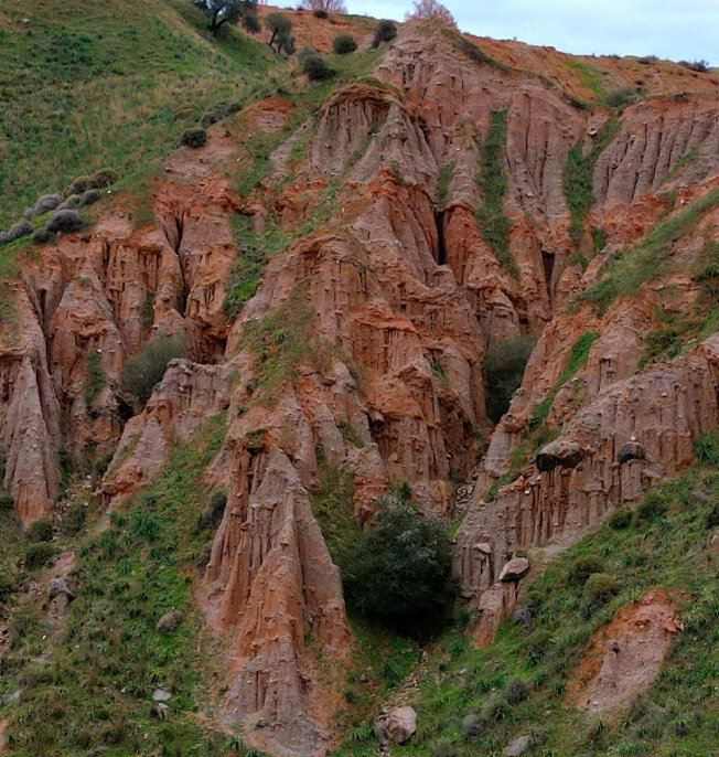 Sultanhisar’da bulunan peri bacaları görenleri şaşırtıyor