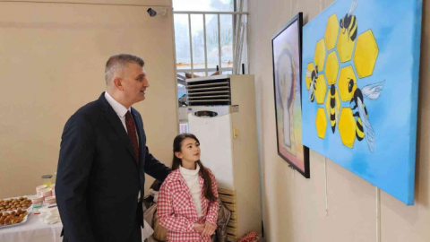 10 yaşındaki Deren, resim sergisi açtı
