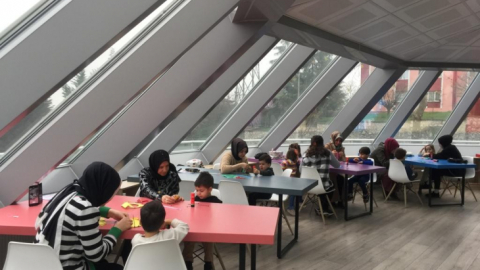 Anneler ve çocukları atölye etkinlikleriyle eğleniyor