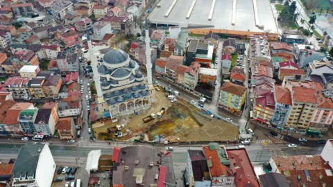 Yeni Mehmet Ali Paşa Camii'ne yeni meydan