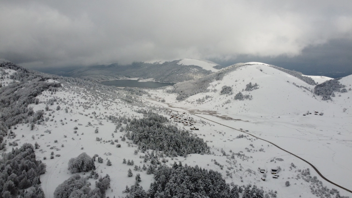 Bolu'da kartpostallık kış manzarası