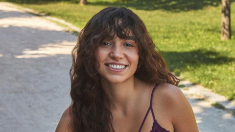 Enkazdayken Zeynep Bastık'ın şarkısını dinlemek istedi , ünlü sanatçı genç kıza elini uzattı