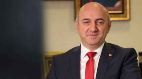 Başkan Bıyık 3 maaş, başkan yardımcıları birer maaşlarını bağışladı