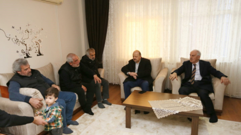 İlçeye gelen depremzedeleri yalnız bırakmadılar