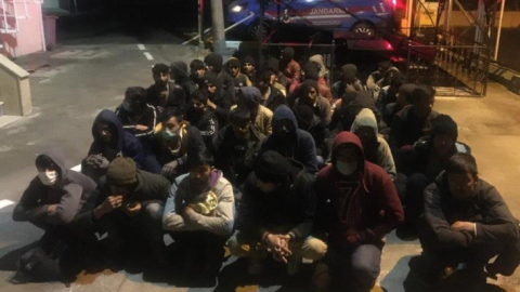 Kocaeli'de 21 düzensiz göçmenin yakalandığı iş yerine 986 bin TL ceza
