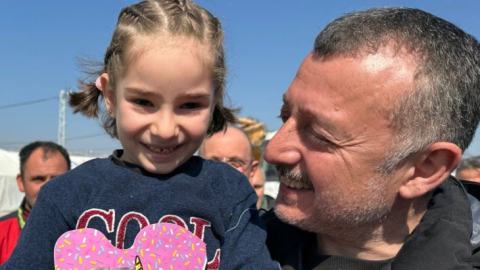 Büyükakın “Çocukların yüzündeki bir gülümseme dünyalara bedel”