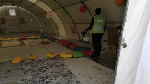 Darıca Belediyesi deprem bölgesinde salgın hastalıklara karşı önlem alıyor