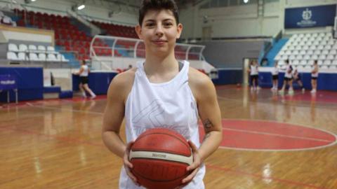 İzmit Belediyespor, Hatay'dan Eda Şahin'i kadrosuna kattı
