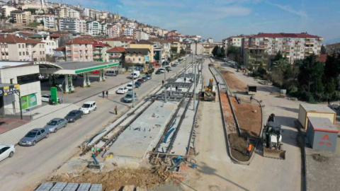 Kuruçeşme tramvay hattı rayları döşeniyor
