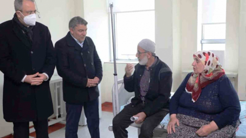 Depremzedeleri hastanede yalnız bırakmadılar