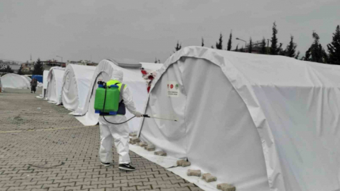 Afet bölgesinde hastalık yayılımının önüne geçmek için çalışıyorlar