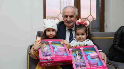 Başkan Aygün, Derince'ye gelen depremzedeleri yalnız bırakmadı