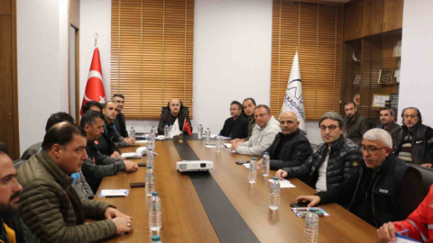 Başkan Söğüt, yeniden deprem bölgesinde