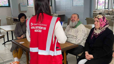 İzmit'te depremzedelerin yaraları sarılıyor