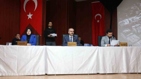 Çiftçi, deprem bölgesinde yapılan çalışmaları mecliste anlattı