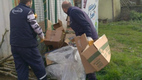İzmit'te tonlarca ambalaj atığı toplanıyor