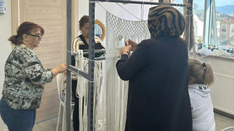 Üretici kadınların dayanışması büyüyor: Depremzede kadınları da aralarına bekliyorlar