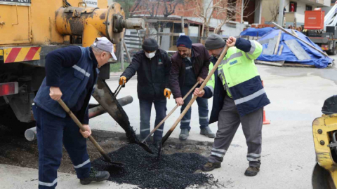 Çayırova'da asfalt yama çalışması