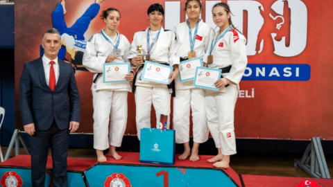 759 sporcunun katıldığı judo şampiyonasında madalyalar sahiplerini buldu