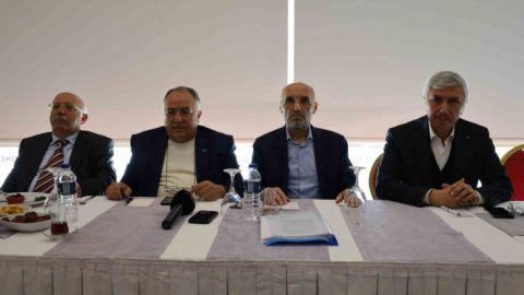 Milli görüşçülerden Saadet Partisi'ne 'Oynanan oyunu görün' uyarısı