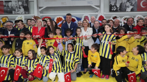 24'üncü spor salonunu İzmit'te açtı