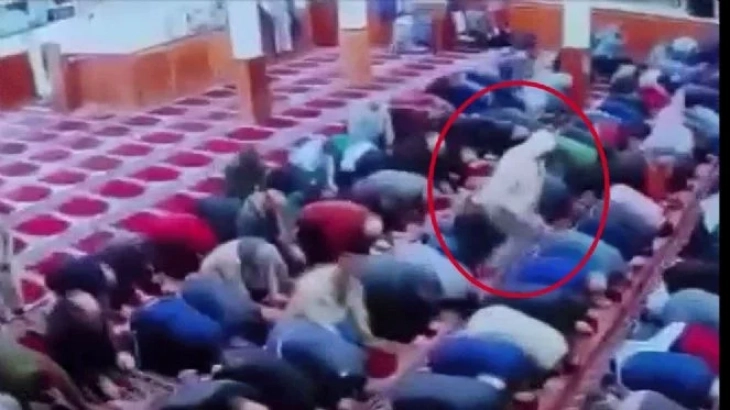 ABD'de cami imamı secdede bıçaklandı