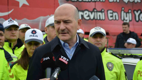 Trafik denetimine katılan Bakan Soylu: '99 bin 245 personelimiz bayram boyunca görev yapacak'