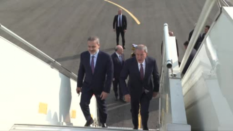 Bakan Akar: “Suriyeli kardeşlerimizin güvenli şekilde evlerine dönmelerini sağlamayı amaçladığımızı paylaştık”