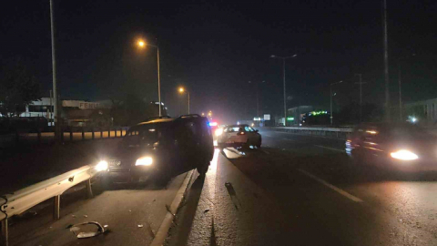 D-100'de otomobil, hafif ticari araca çarptı