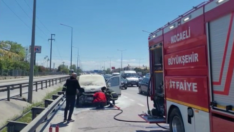 Seyir halindeki araçta yangın çıktı