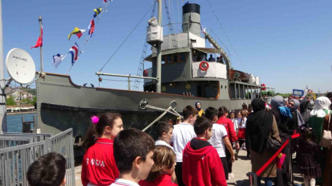 Nusret Mayın Gemisine Kocaeli'de yoğun ilgi