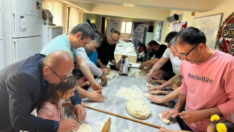 Babalara çocuk gelişimi eğitimi verildi