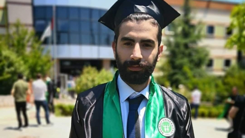 Eski gazeteci ağabeyine yardım için çıktığı inşaattan düşerek hayatını kaybetti