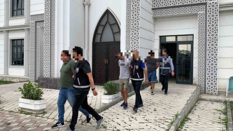 329 bin TL ve 2 kilo altın çalmışlardı, Gürcistan'a kaçmaya çalışırken yakalandılar