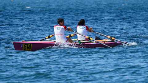 İzmit Körfezi, kürekçilerin nefes kesen mücadelelerine sahne oldu