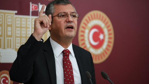 Özgür Özel, CHP Genel Başkanlığı'na aday oldu