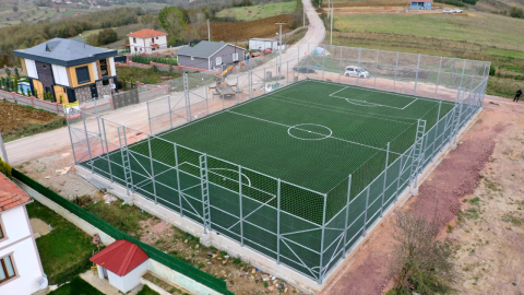 Büyükşehir’den köylere futbol sahası