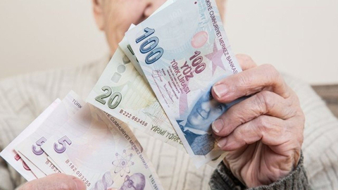 Emeklilere 5 bin TL ikramiye kararı Resmi Gazete’de