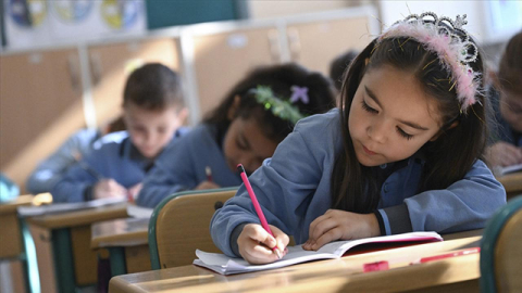 Ara tatil sonrası ilk ders zili bugün çaldı.. Birinci dönem ne zaman sona erecek? İşte tarihler..