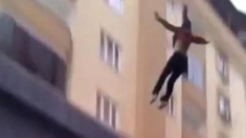 Adapazarı’nda feci olay! Annesine kızıp kendini boşluğa bıraktı
