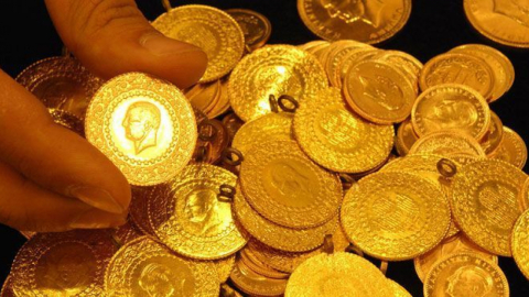 Altın iki haftanın zirvesine çıktı