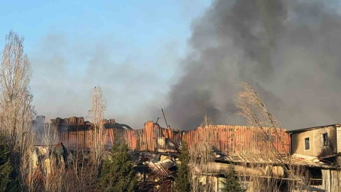 Kocaeli'deki fabrika yangını 5 saatte söndürüldü