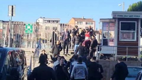 Çağlayan Adliyesi'nde polis noktasına silahlı saldırı, 2 saldırgan öldürüldü, 2 polis yaralı