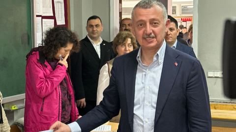 Başkan Büyükakın oyunu kullandı