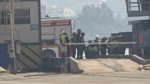 Yük gemisinde yangın: 5 kişi dumandan etkilendi