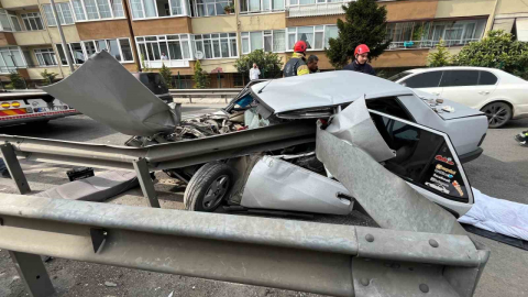 Bariyer otomobilin önünden girip arka koltuğuna kadar ilerledi: 1 ölü